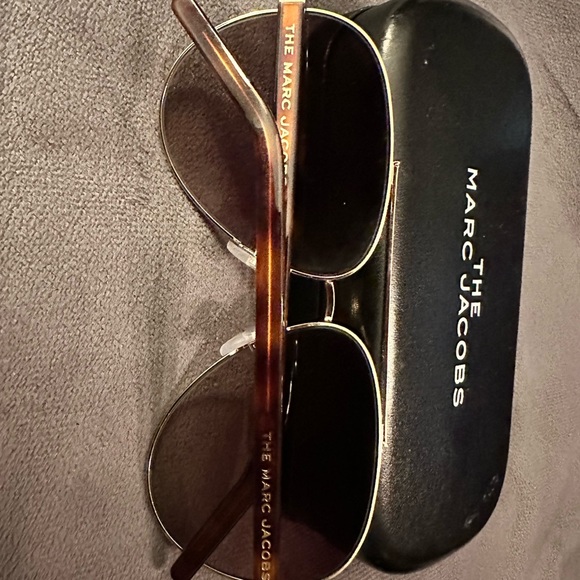 Marc Jacobs Aviator Sunglasses Authentic - Picture 2 of 3